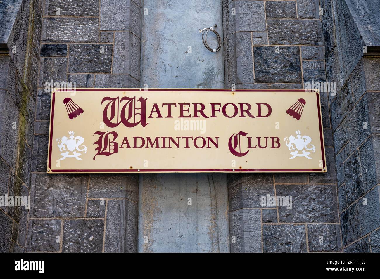 Waterford, Irlanda - 17 luglio 2023: L'insegna per il Waterford Badminton Club a Waterford, Irlanda Foto Stock