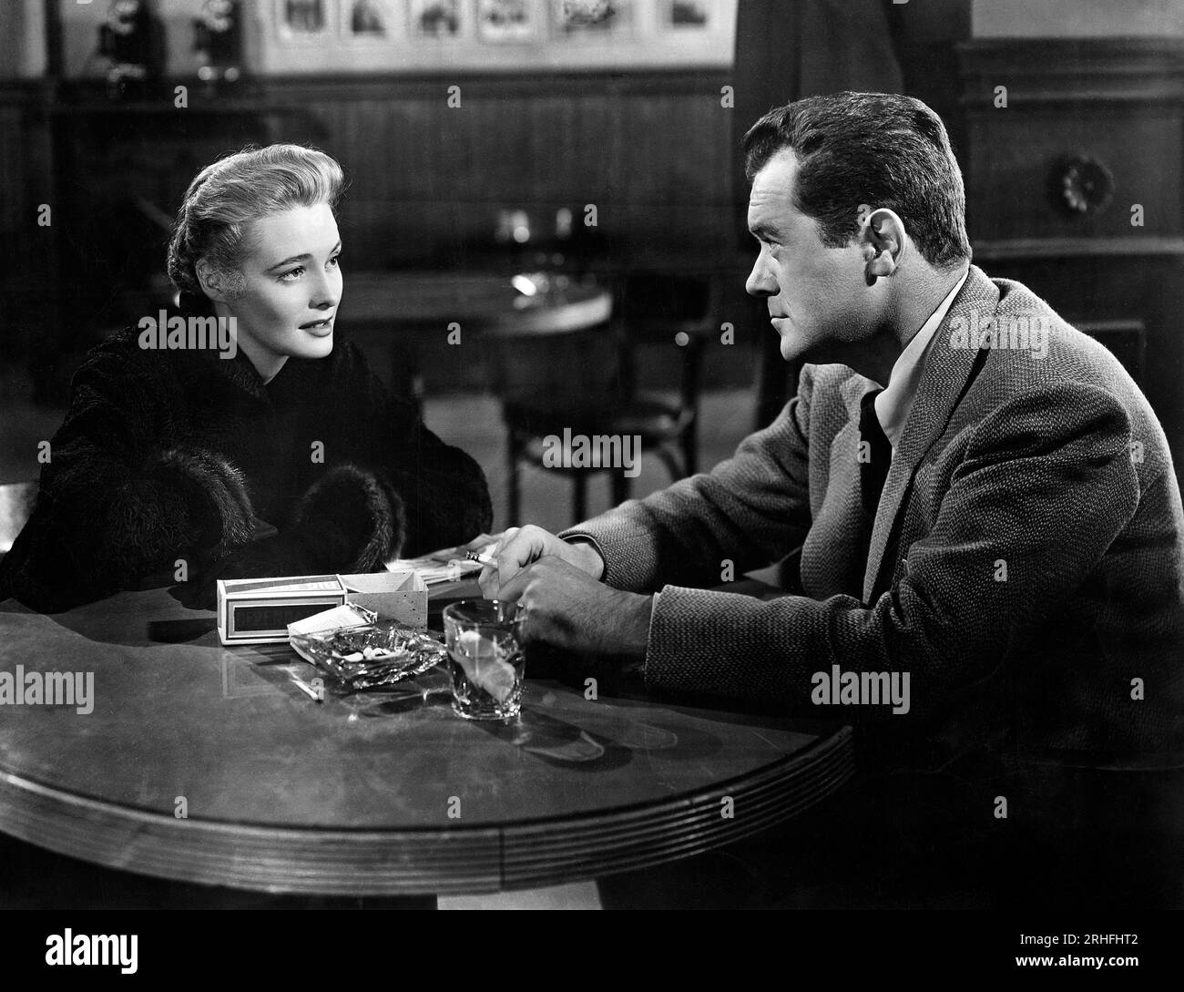 Patricia Neal, Frank Lovejoy, sul set di The Film, 'Three Secrets', Warner Bros., 1950 Foto Stock