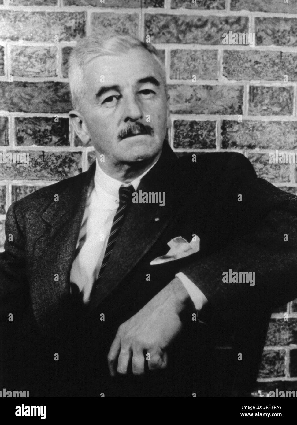 WILLIAM FAULKNER (1897-1962) romanziere americano nel 1954 di Carl Vechten Foto Stock