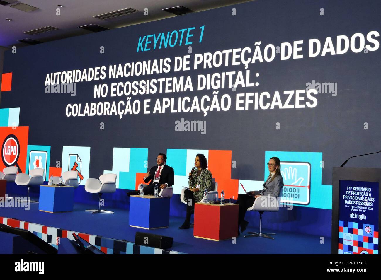 San Paolo, San Paolo, Brasile. 16 agosto 2023. SAN PAOLO (SP), 08/15/2023 - SAN PAOLO/TECNOLOGIA/LGPD - tra il 15 e il 17 agosto, il Comitato direttivo di Internet tiene la 14a edizione del Seminario sulla protezione della privacy e dei dati personali, con la partecipazione dei rappresentanti del governo, il settore accademico e le autorità per la protezione dei dati di altri paesi per discutere questioni relative alla legge generale sulla protezione dei dati (LGPD), alla privacy degli utenti e all'Agenzia nazionale per la protezione dei dati (ANPD). L'evento si svolge ad AMCHAM, a sud di San Paolo. (Foto: Leandro Chemalle/Thenews2/Zumapre Foto Stock