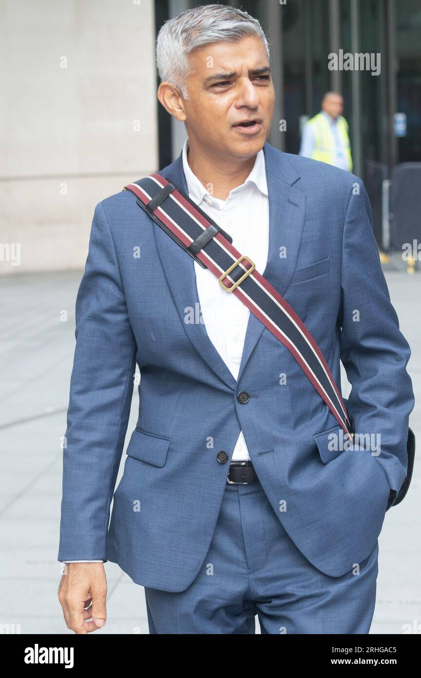 Londra, Regno Unito. 19 settembre 2021. Nella foto: Il sindaco di Londra Sadiq Khan parte dall'Andrew Marr Show alla BBC Broadcasting House. Credito: Justin ng/Alamy Foto Stock