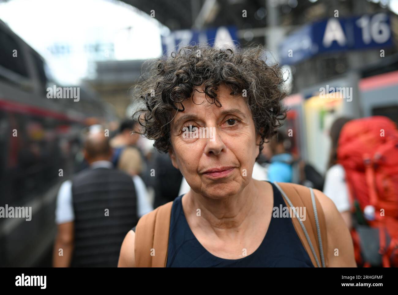 PRODUZIONE - 15 agosto 2023, Assia, Francoforte sul meno: L'autrice ...