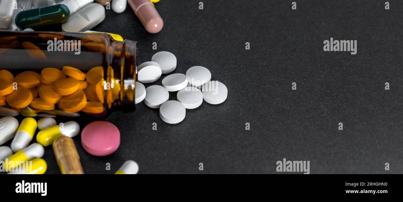 Raccolta di farmaci soggetti a prescrizione medica. Informazioni sui farmaci da prescrizione. Foto Stock
