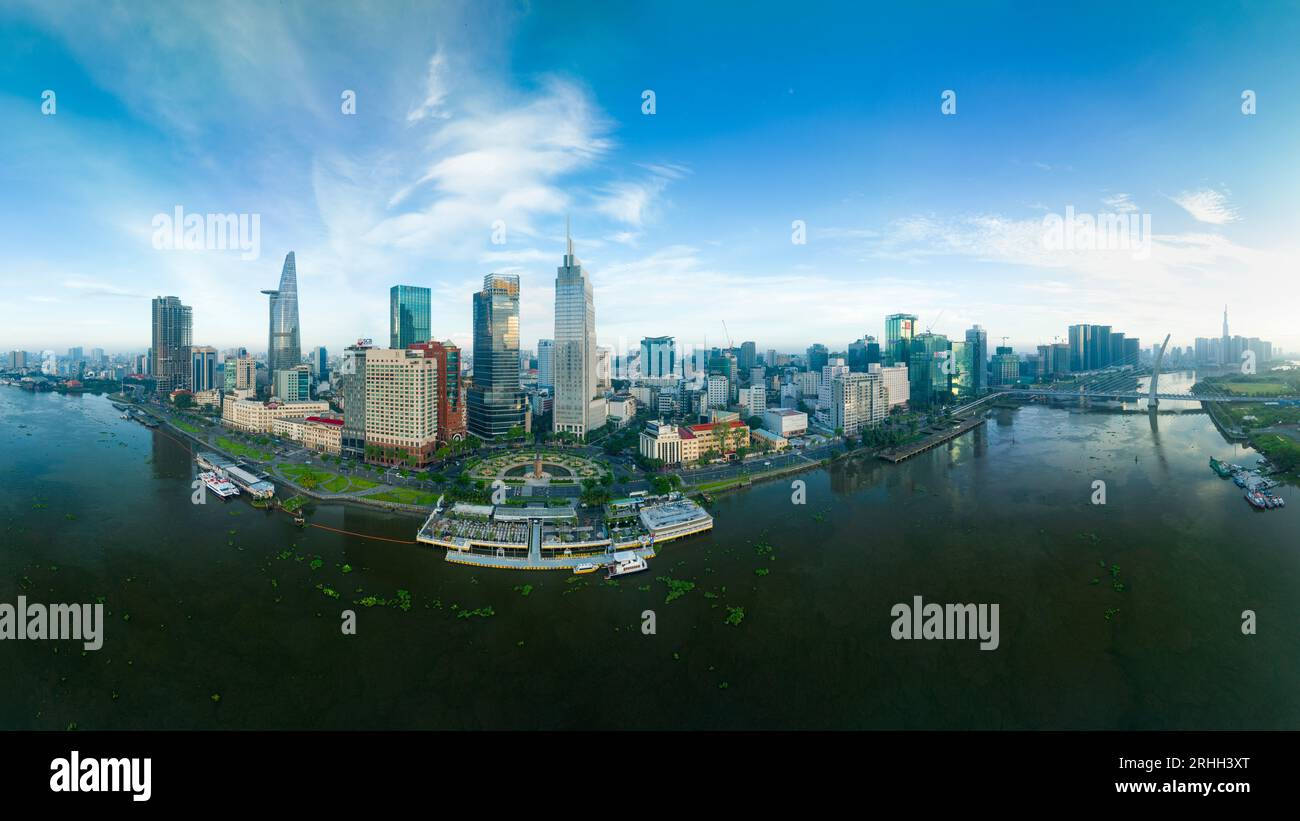 1° giugno 2023: Tramonto nel distretto 1, ho chi Minh City, Vietnam Foto Stock