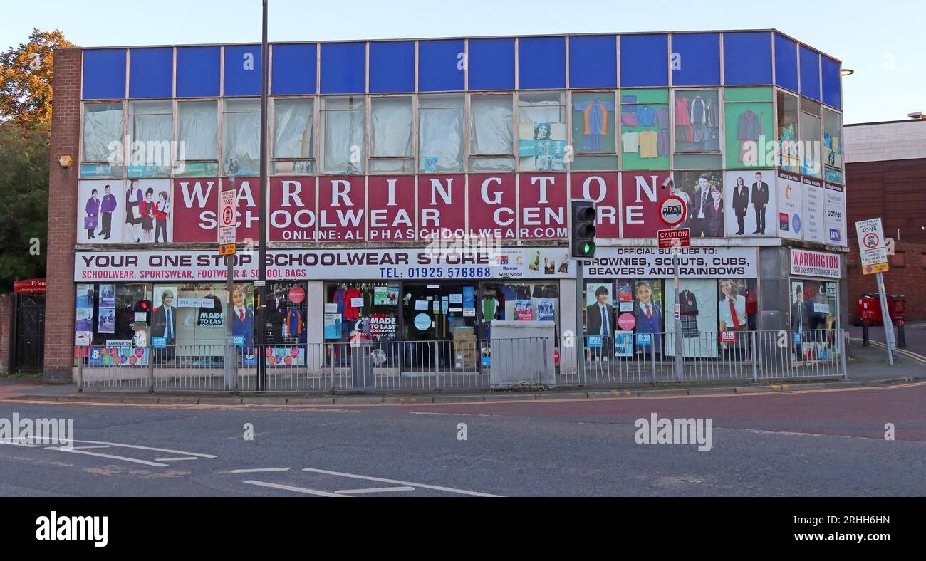 Warringtons Schoolwear Centre - Alpha School Wear , 50-54 Buttermarket St, Warrington, Cheshire, Inghilterra, REGNO UNITO, WA1 2NN Foto Stock