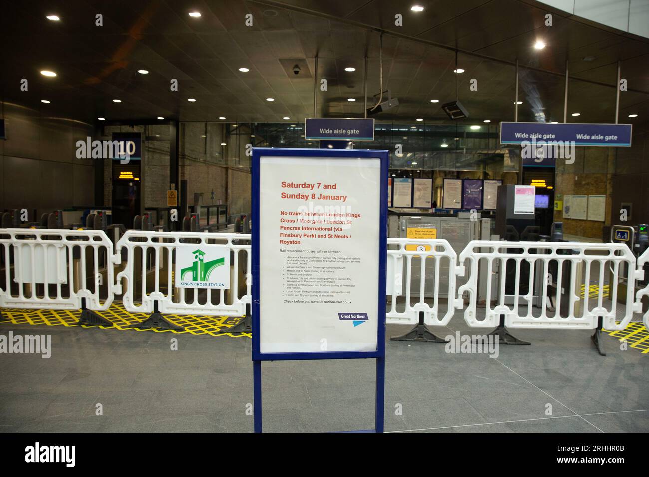 Piattaforme chiuse alla stazione King's Cross di Londra. Foto Stock