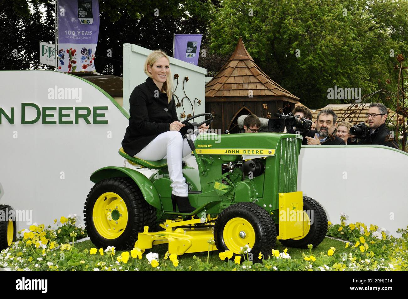 Zara Tindall, RHS Chelsea Flower Show, Press and VIP Preview Day, Royal Hospital, Chelsea, Londra, Regno Unito Foto Stock