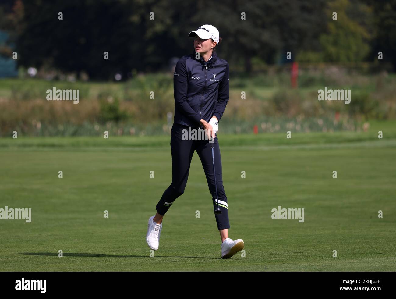 Esther Henseleit gioca un secondo tiro sul 10° fairway durante il primo giorno dell'ISPS HANDA World Invitational al Galgorm Castle Golf Club nella contea di Antrim, Irlanda del Nord. Data foto: Giovedì 17 agosto 2023. Foto Stock