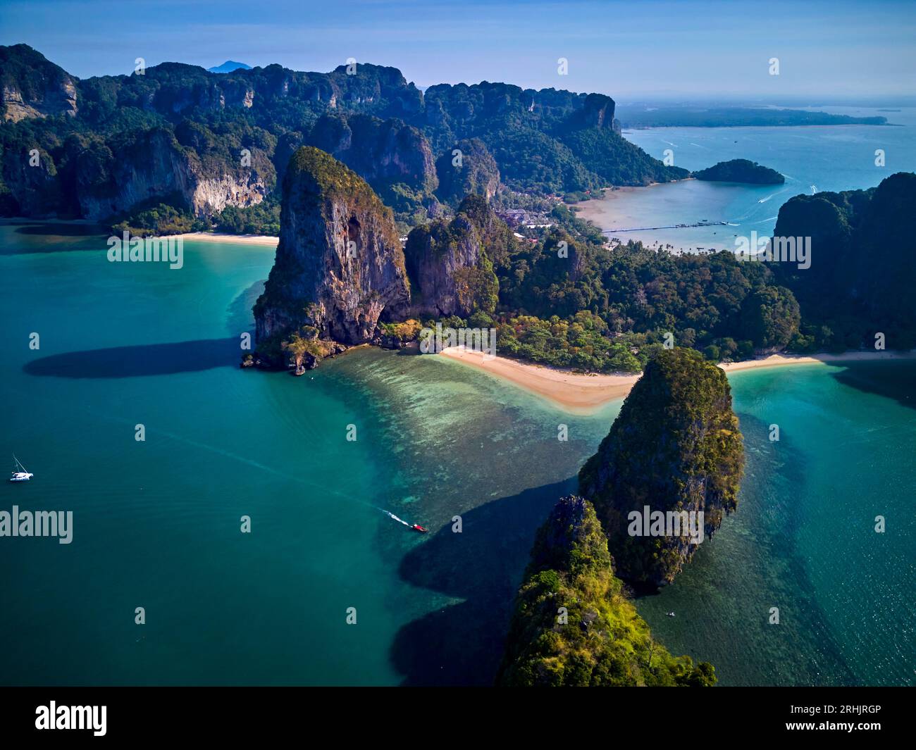 Thailandia, provincia di Krabi, Railay Beach, Hat Tham Phra Nang Beach Foto Stock