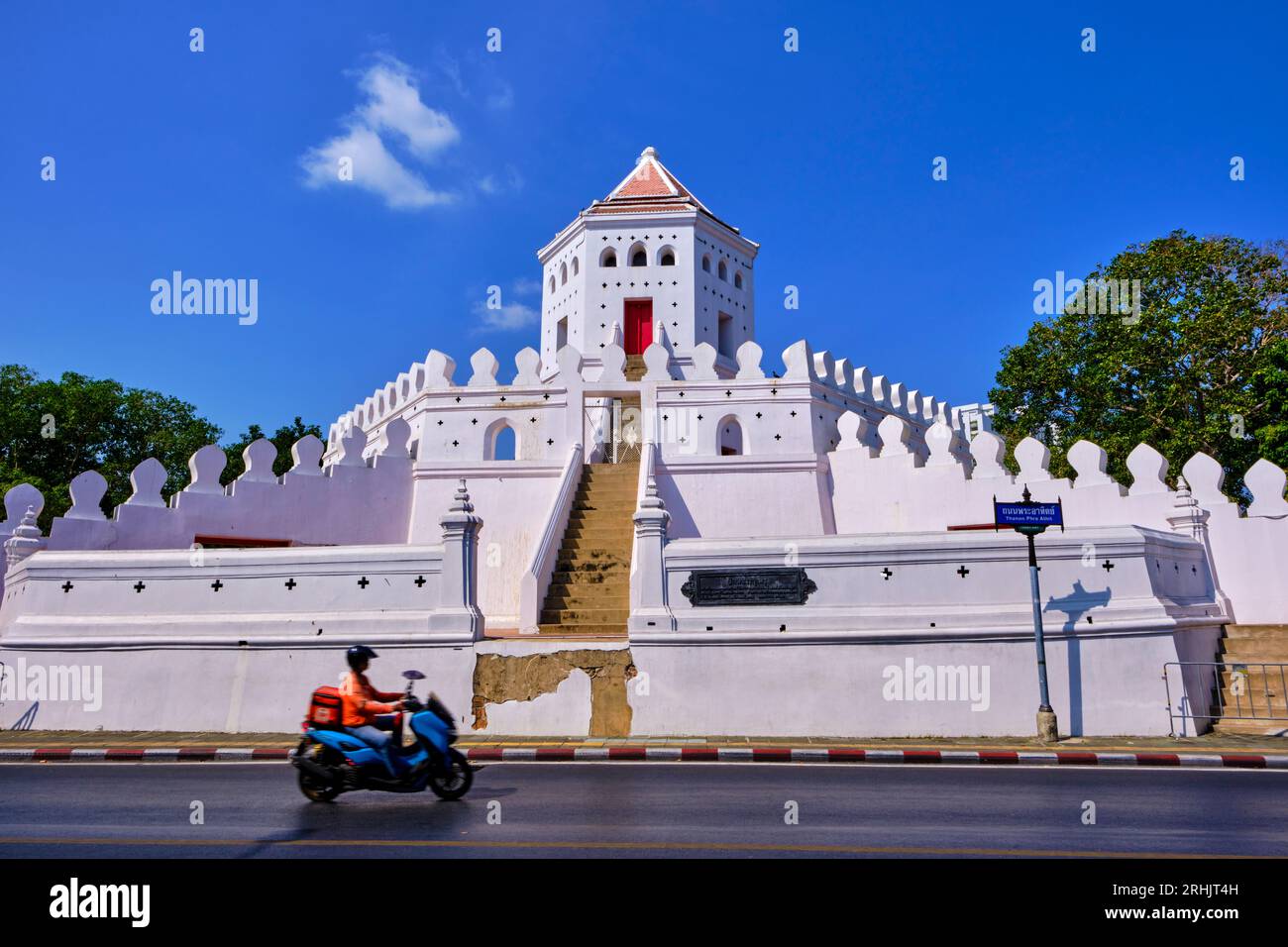 Thailandia, Bangkok, distretto di Phra Nakhon, il forte di Pom Phra Sumen costruito nel 1783 Foto Stock