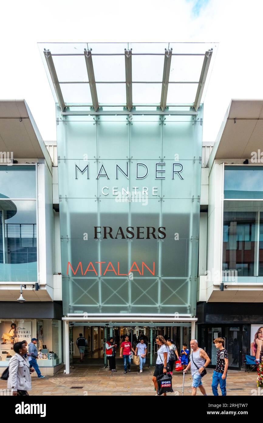 Ingresso al centro commerciale Mander Centre, in Dudley Street, nel centro di Wolverhampton. Foto Stock