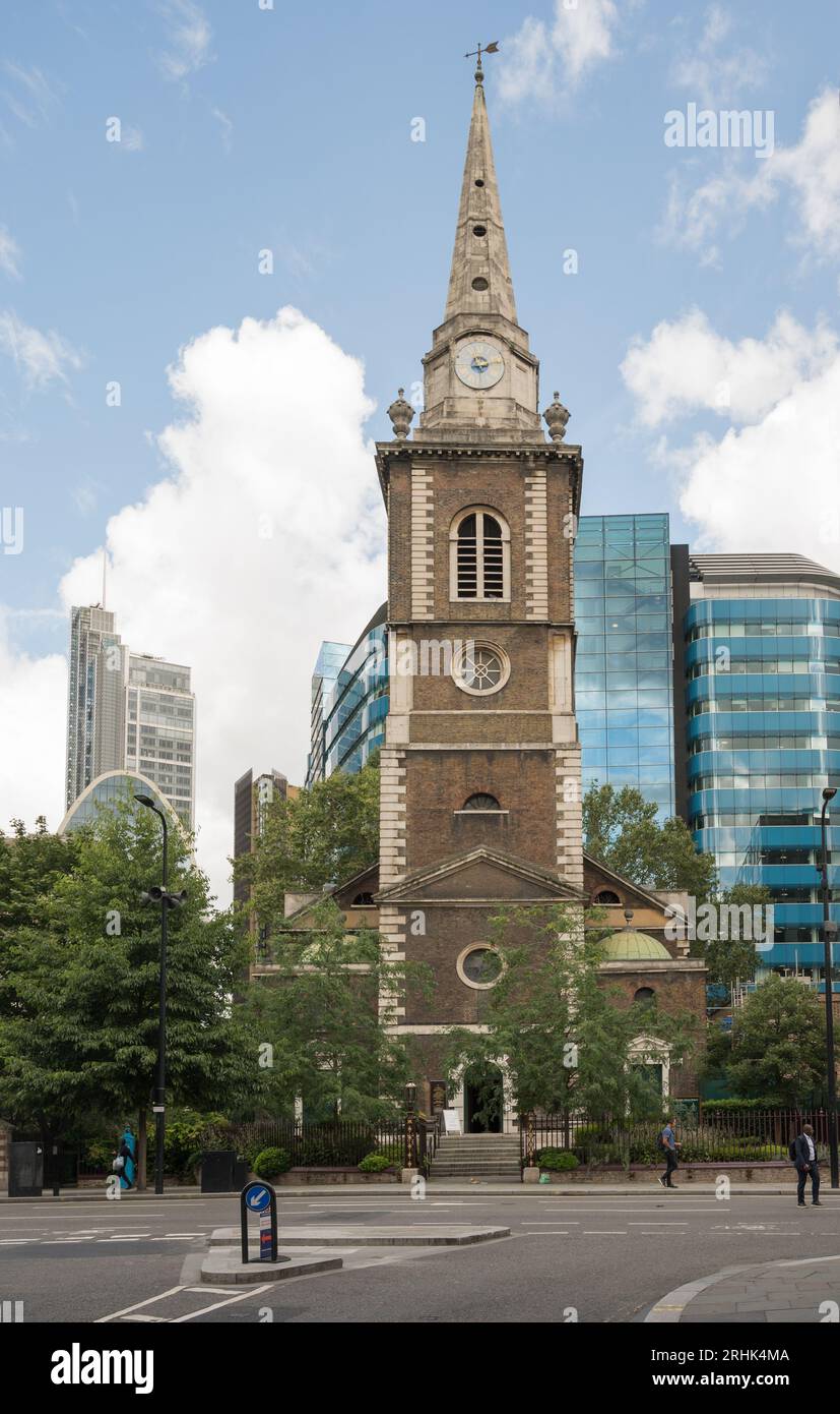 Saint Botolph Without Aldgate, una chiesa parrocchiale della Chiesa d'Inghilterra su Aldgate High Street. Londra, Inghilterra, Regno Unito Foto Stock