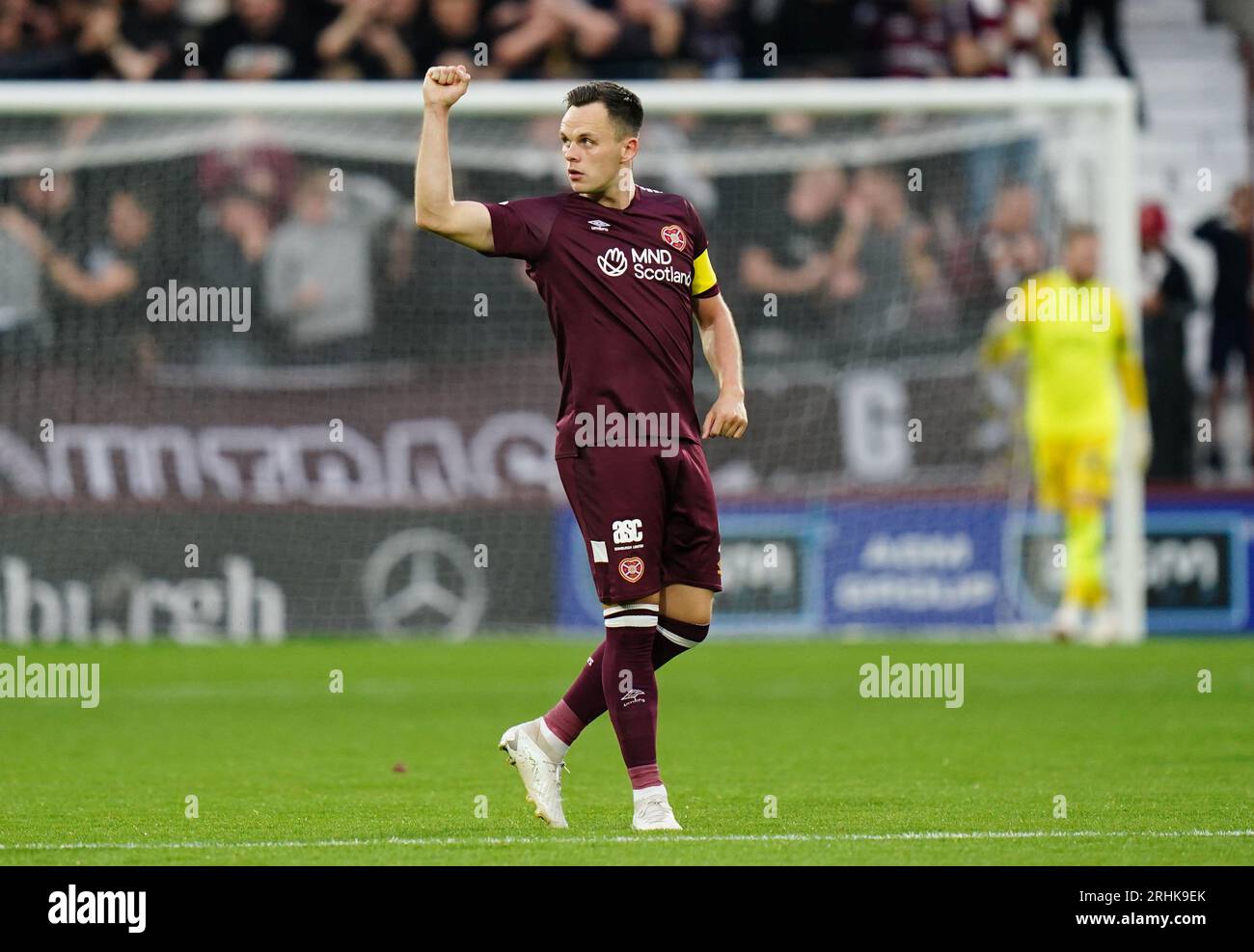 Lawrence Shankland celebra il primo gol della squadra durante le qualificazioni per la UEFA Europa Conference League, partita di andata e ritorno al Tynecastle Stadium di Edimburgo. Data foto: Giovedì 17 agosto 2023. Foto Stock