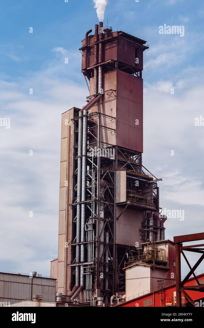 Grande forno per la preparazione del ferro a setole. Foto Stock