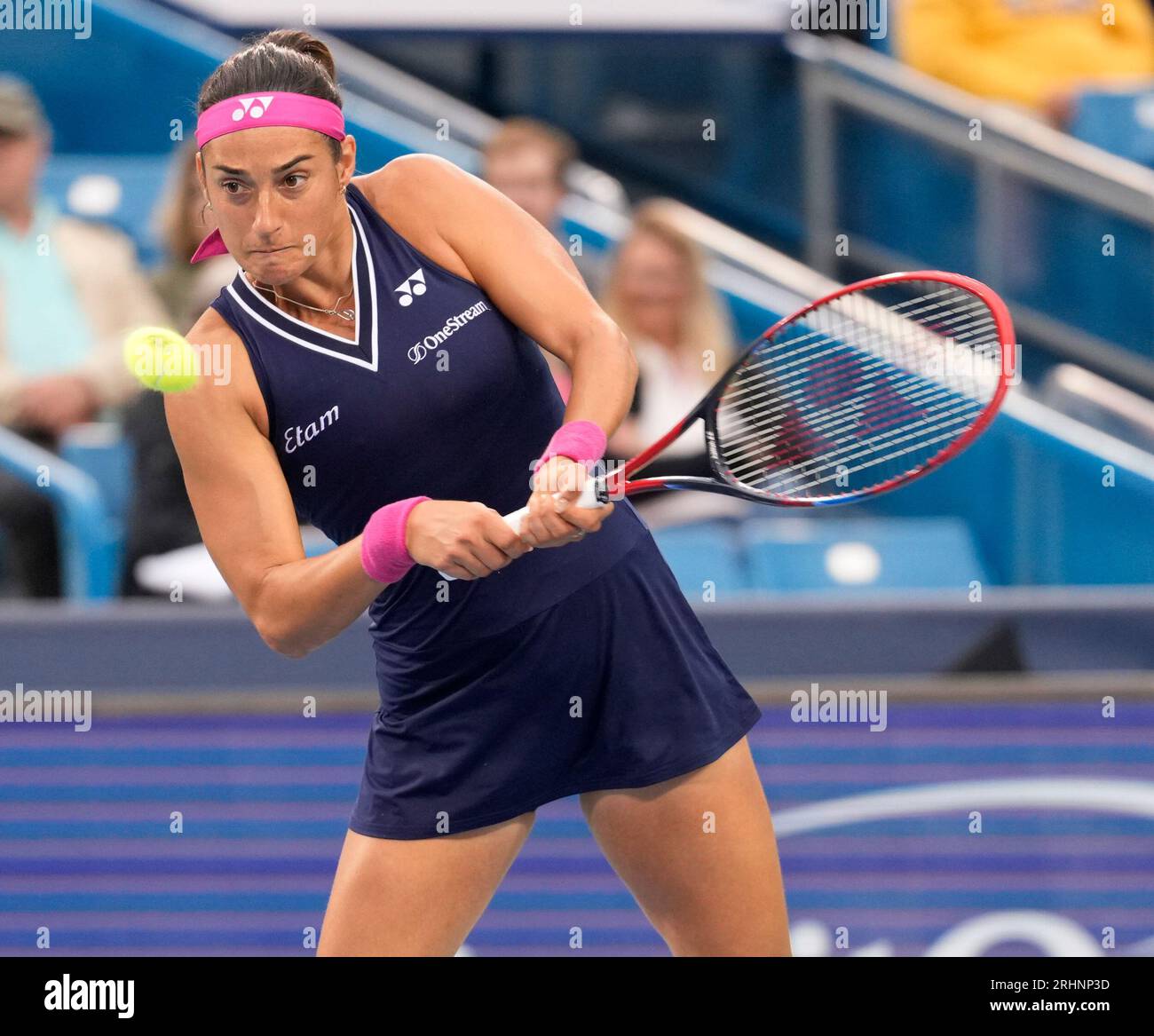 15 agosto 2023: Caroline Garcia (fra) perde contro Sloane Stephens (USA), 4-6, 6-4, 6-4 al Western & Southern Open, giocando al Lindner Family Tennis Center di Mason, Ohio, {USA} © Leslie Billman/Tennisclix/Cal Sport Media Foto Stock