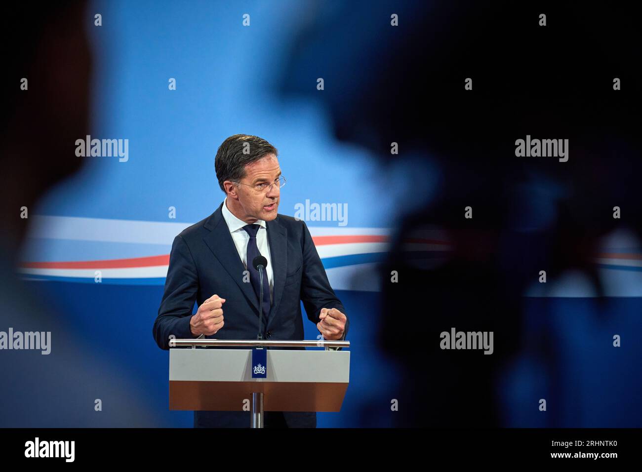 L'AIA - 18/08/2023, L'AIA - il primo ministro uscente Mark Rutte parla alla stampa dopo il Consiglio settimanale dei ministri. Il gabinetto uscente si riunisce di nuovo per la prima volta dopo le vacanze estive. ANP PHIL NIJHUIS paesi bassi fuori - belgio fuori Foto Stock