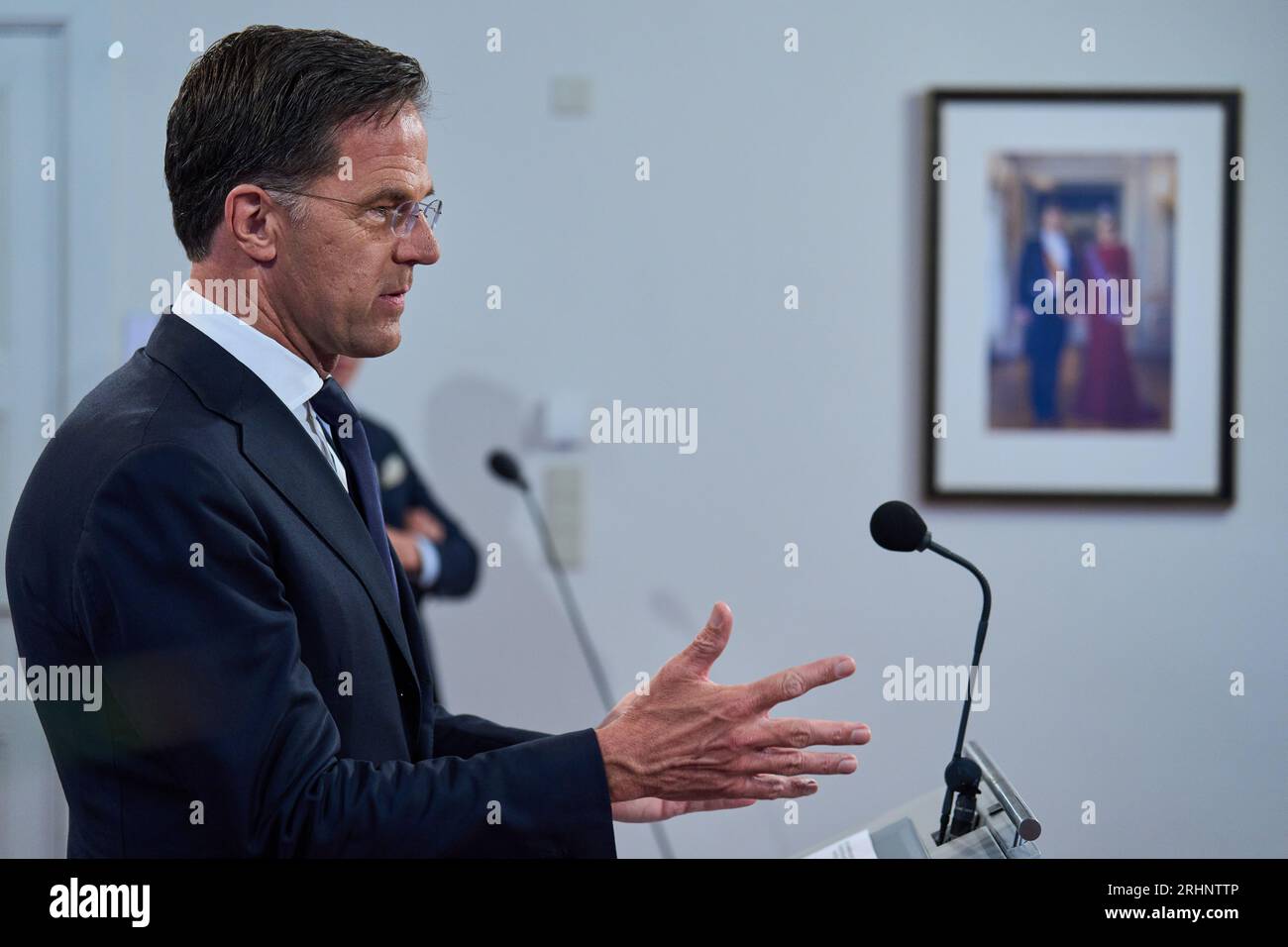 L'AIA - 18/08/2023, L'AIA - il primo ministro uscente Mark Rutte parla alla stampa dopo il Consiglio settimanale dei ministri. Il gabinetto uscente si riunisce di nuovo per la prima volta dopo le vacanze estive. ANP PHIL NIJHUIS paesi bassi fuori - belgio fuori Foto Stock