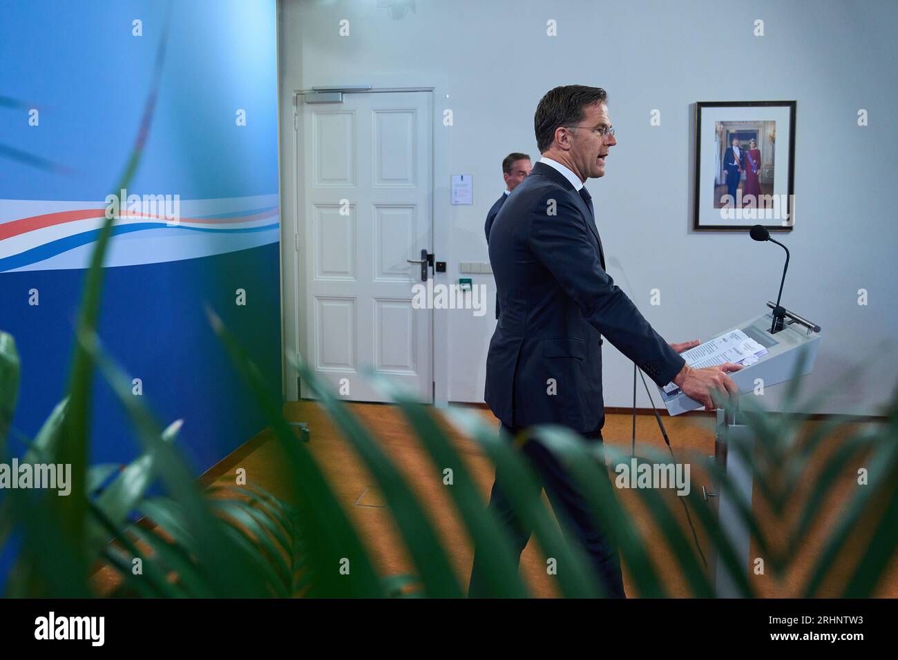 L'AIA - 18/08/2023, L'AIA - il primo ministro uscente Mark Rutte parla alla stampa dopo il Consiglio settimanale dei ministri. Il gabinetto uscente si riunisce di nuovo per la prima volta dopo le vacanze estive. ANP PHIL NIJHUIS paesi bassi fuori - belgio fuori Foto Stock