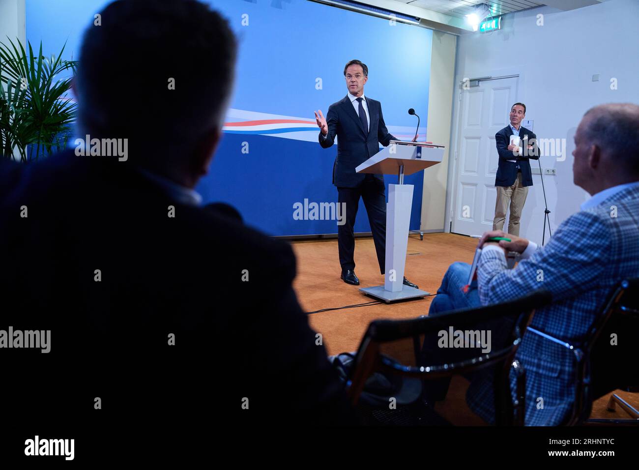 L'AIA - 18/08/2023, L'AIA - il primo ministro uscente Mark Rutte parla alla stampa dopo il Consiglio settimanale dei ministri. Il gabinetto uscente si riunisce di nuovo per la prima volta dopo le vacanze estive. ANP PHIL NIJHUIS paesi bassi fuori - belgio fuori Foto Stock