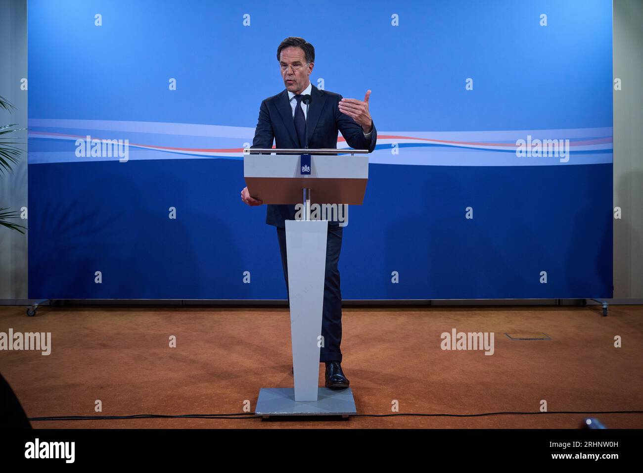 L'AIA - 18/08/2023, L'AIA - il primo ministro uscente Mark Rutte parla alla stampa dopo il Consiglio settimanale dei ministri. Il gabinetto uscente si riunisce di nuovo per la prima volta dopo le vacanze estive. ANP PHIL NIJHUIS paesi bassi fuori - belgio fuori Foto Stock