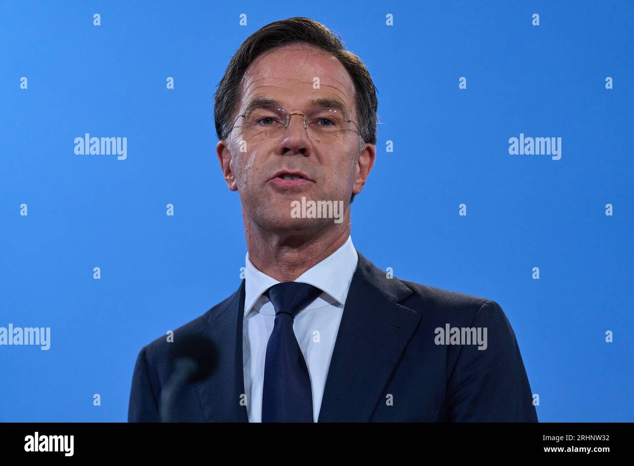 L'AIA - 18/08/2023, L'AIA - il primo ministro uscente Mark Rutte parla alla stampa dopo il Consiglio settimanale dei ministri. Il gabinetto uscente si riunisce di nuovo per la prima volta dopo le vacanze estive. ANP PHIL NIJHUIS paesi bassi fuori - belgio fuori Foto Stock