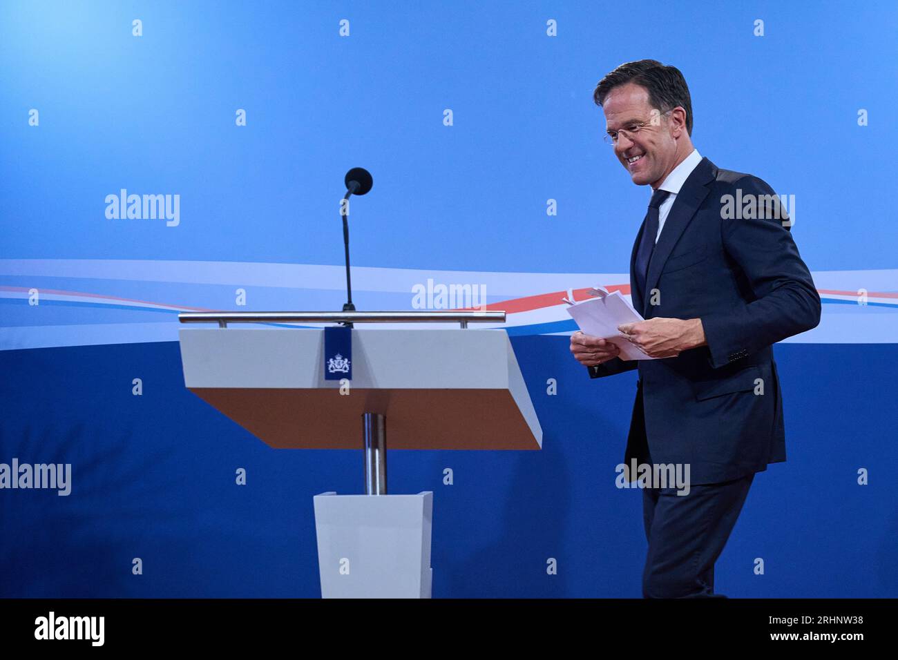 L'AIA - 18/08/2023, L'AIA - il primo ministro uscente Mark Rutte parla alla stampa dopo il Consiglio settimanale dei ministri. Il gabinetto uscente si riunisce di nuovo per la prima volta dopo le vacanze estive. ANP PHIL NIJHUIS paesi bassi fuori - belgio fuori Foto Stock