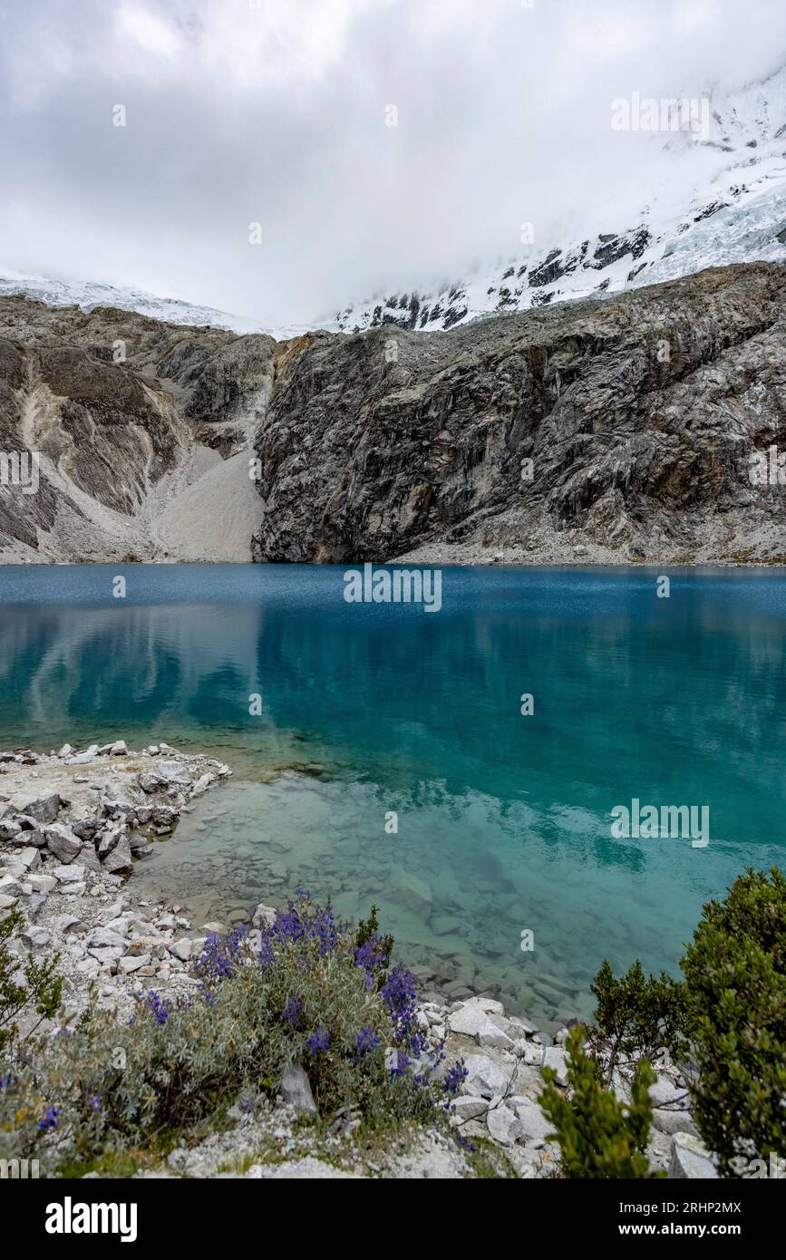 Laguna (lago) 69, Parco Nazionale di Huascaran, Cordillera Blanca , Monti delle Ande, Perù Foto Stock