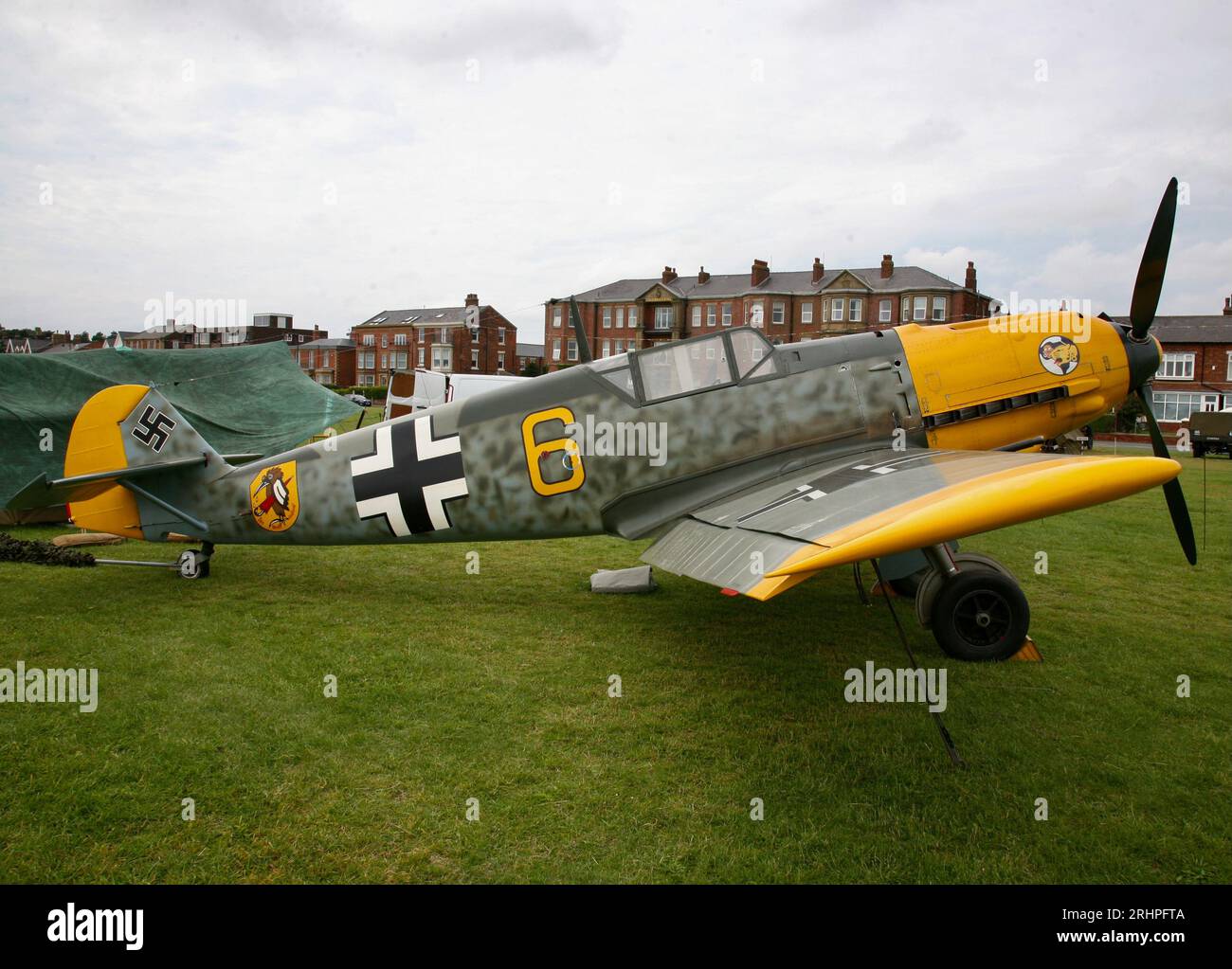 Un Messerschmitt 109 World War Two Fighter Aircraft a Lytham Green, Lytham St Annes, Lancashire, Regno Unito, Europa Foto Stock
