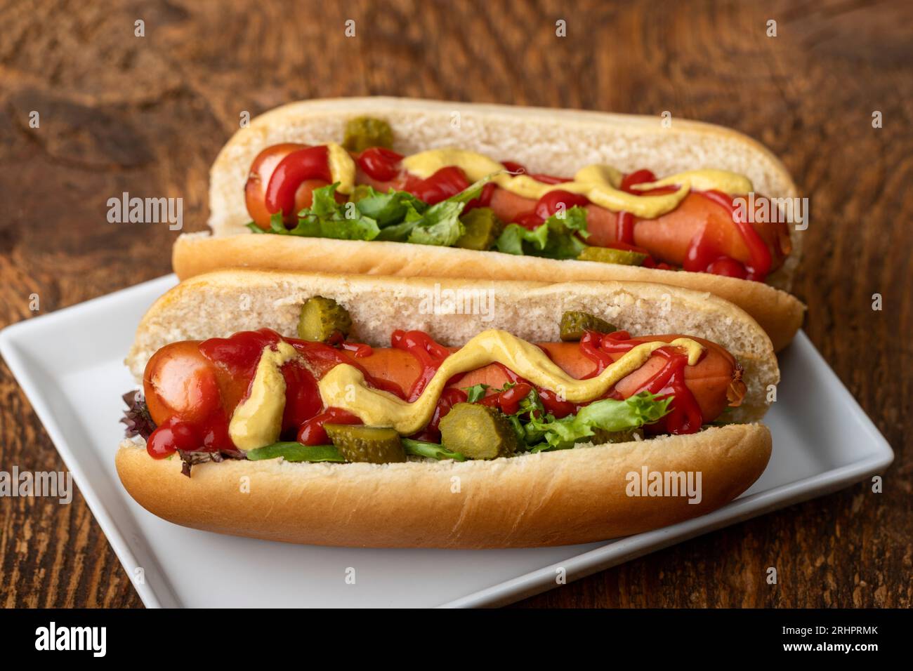 Due classici hotdog in panini Foto Stock