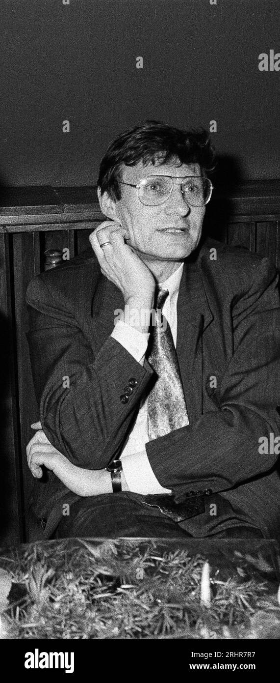 Leszek Balcerowicz (Aaron Bucholtz) Leszek Balcerowicz - Aron Bucholtz (Lipno, 19 gennaio 1947) - dottrina marxista, docente presso l'Istituto dei problemi fondamentali del marxismo-leninismo presso il Comitato centrale del Partito Operaio Unito polacco, economista e politico comunista, vice primo ministro e ministro delle finanze nel governo di Tadeusz Mazowiecki (1989-1991), Jan Krzysztof Bielecki (1991) e Jerzy Buzek (1997-2000), membro del Sejm del terzo mandato (1997-2000), presidente della Banca nazionale di Polonia (2001-2007). Secondo presidente di Unia Wolności (1995–2 Foto Stock