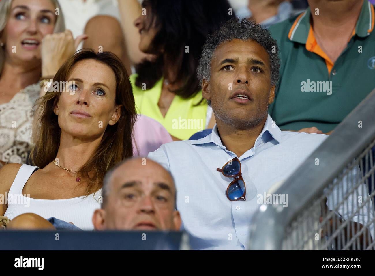 BREDA - Pierre van Hooijdonk in tribuna durante la partita del NAC Breda contro Young AZ nel Rat Verlegh Stadium. L'ex giocatore di calcio ha indicato di non avere prove per le sue dichiarazioni sull'allenatore dell'Ajax Maurice Steijn nel programma televisivo Studio Voetbal, il che significa che i procedimenti sommari sono stati esclusi. ANP BAS CZERWINSKI credito: ANP/Alamy Live News Foto Stock