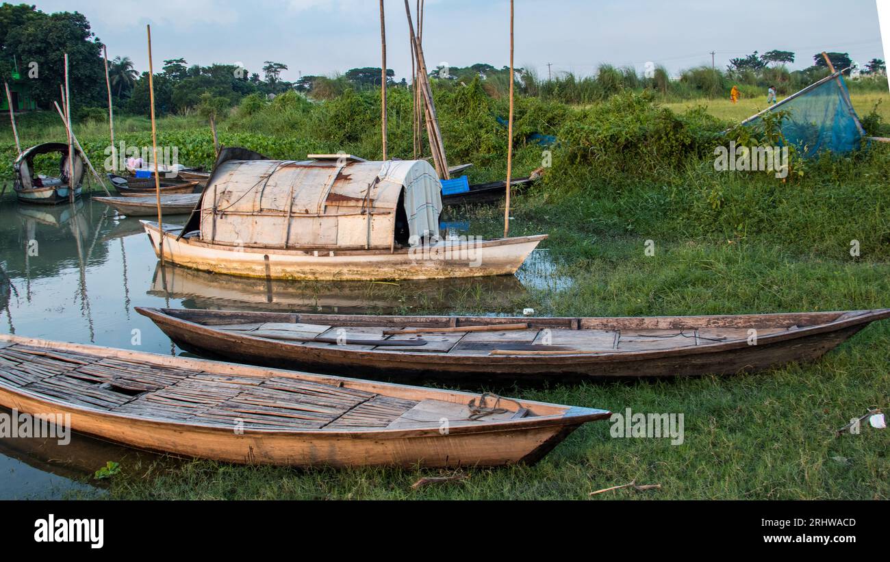 The Nomadic Floating Lifestyle of Snake Charmers 'Bede' Community, Image Capture il 9 settembre 2022, da Rahitpur, Bangladesh Foto Stock