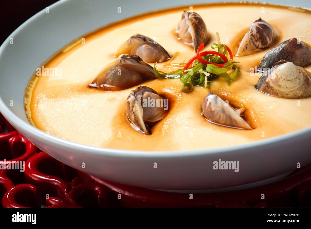 Cibo cinese, uova al vapore con vongole Foto Stock