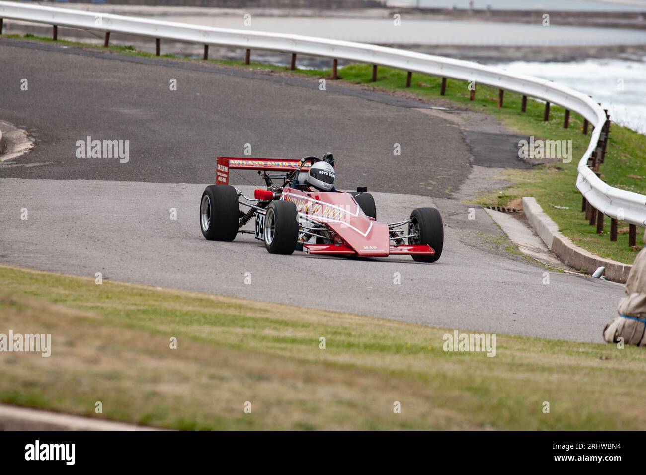 Auto da corsa a ruote aperte di livello Club che gareggia in un evento di arrampicata in collina a Newcastle, nuovo Galles del Sud Foto Stock
