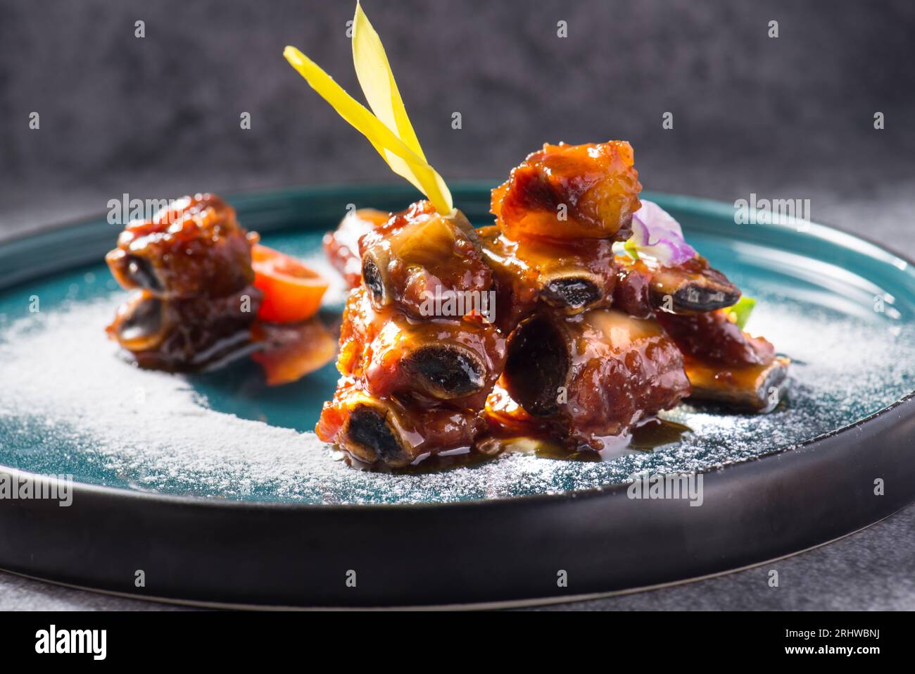 Cucina cinese - costolette di maiale di scorta dolci e acide Foto Stock