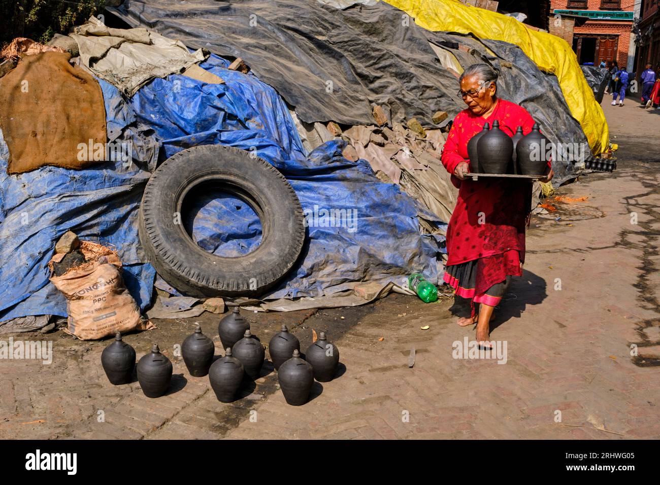 Nepal, valle di Kathmandu, città di Bhaktapur, area ceramisti Foto Stock