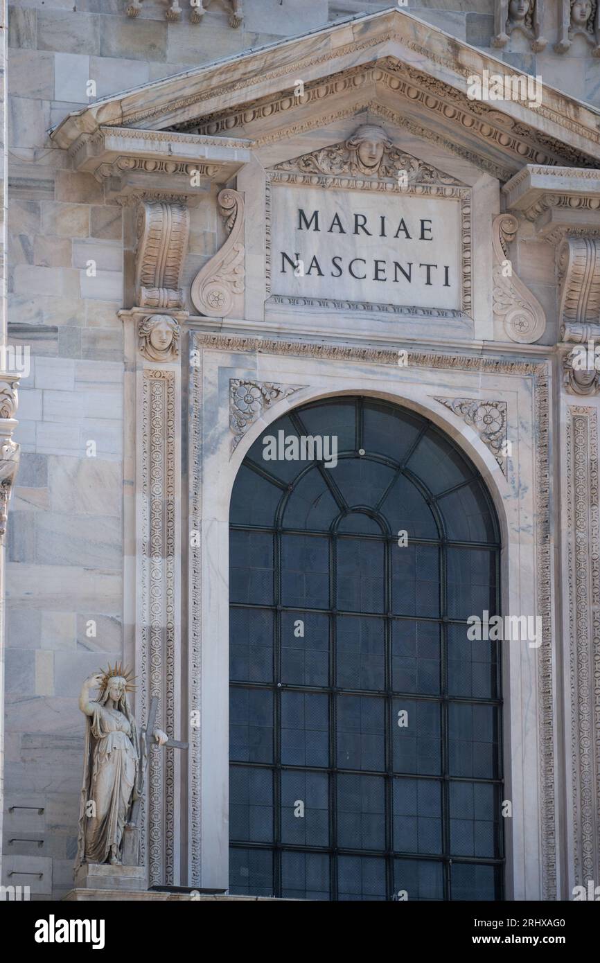 Cattedrale di Milano - una delle cattedrali più grandi del mondo Foto Stock