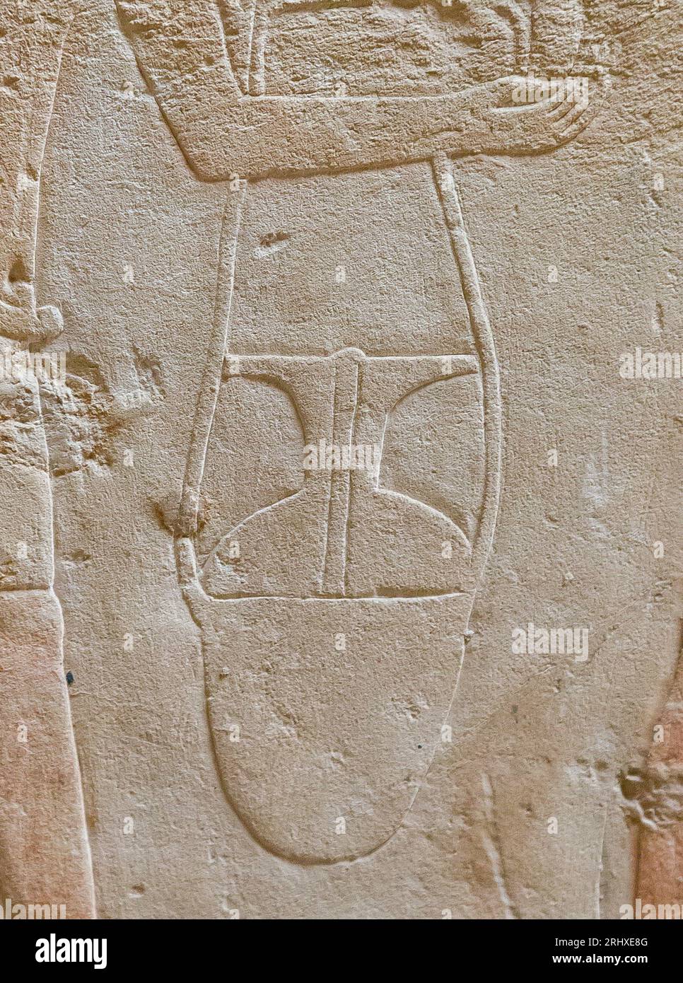 Egitto, Saqqara, tomba di Ankhmahor, processione di offerta di bringers. Vaso. Foto Stock