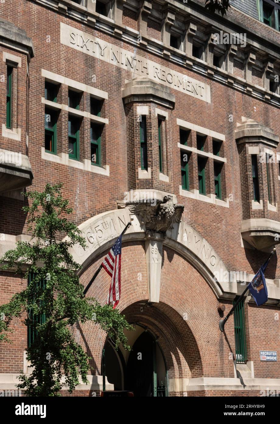 69th Regiment Armory, 68 Lexington Avenue at 26th Street, New York City, USA 2023 Foto Stock