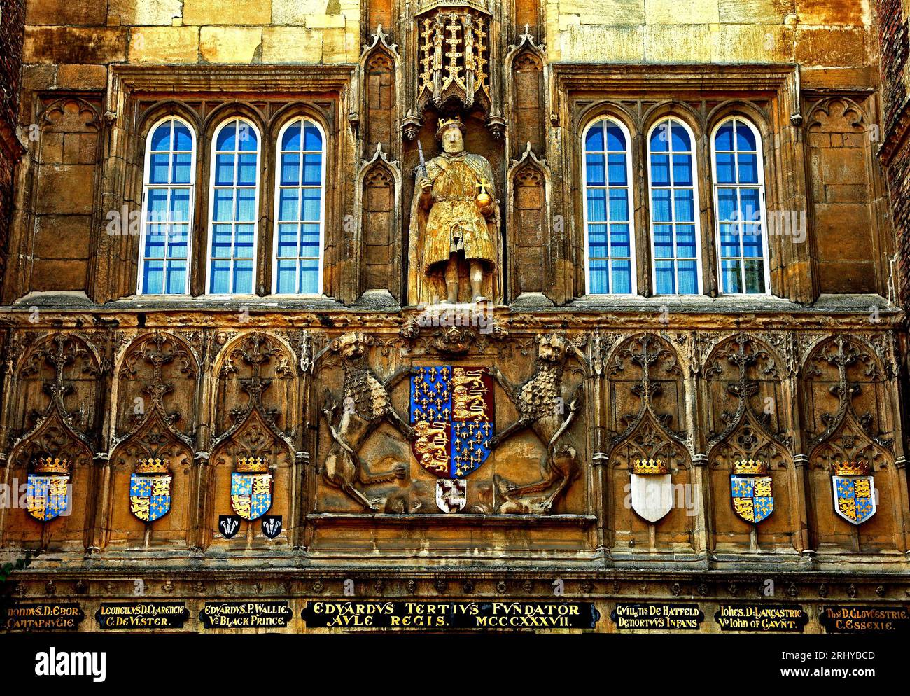 Cambridge, Trinity College gateway, Henry 8th statue, araldica, University, Cambridgeshire, Inghilterra Foto Stock