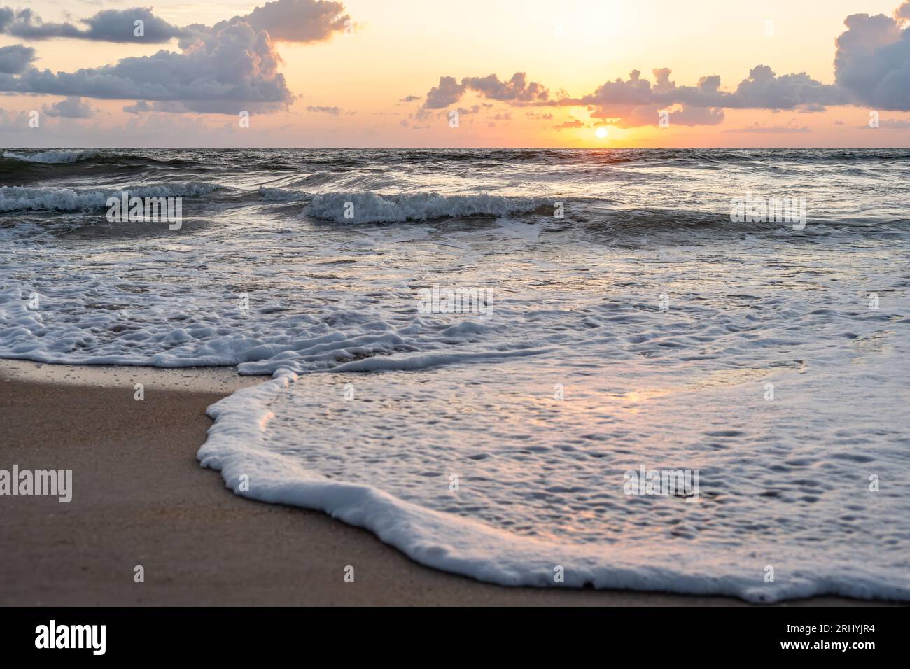 Vista sull'alba sulla spiaggia di Ponte Vedra, Florida. (USA) Foto Stock