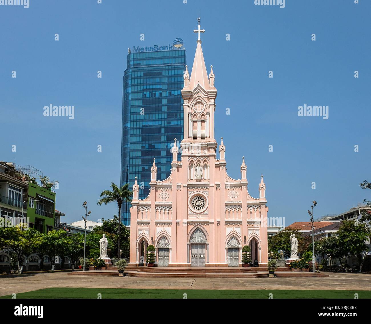 Vista esterna di Da Nang cattedrale (la Basilica del Sacro Cuore di Gesù). Da Nang city, Vietnam. Foto Stock