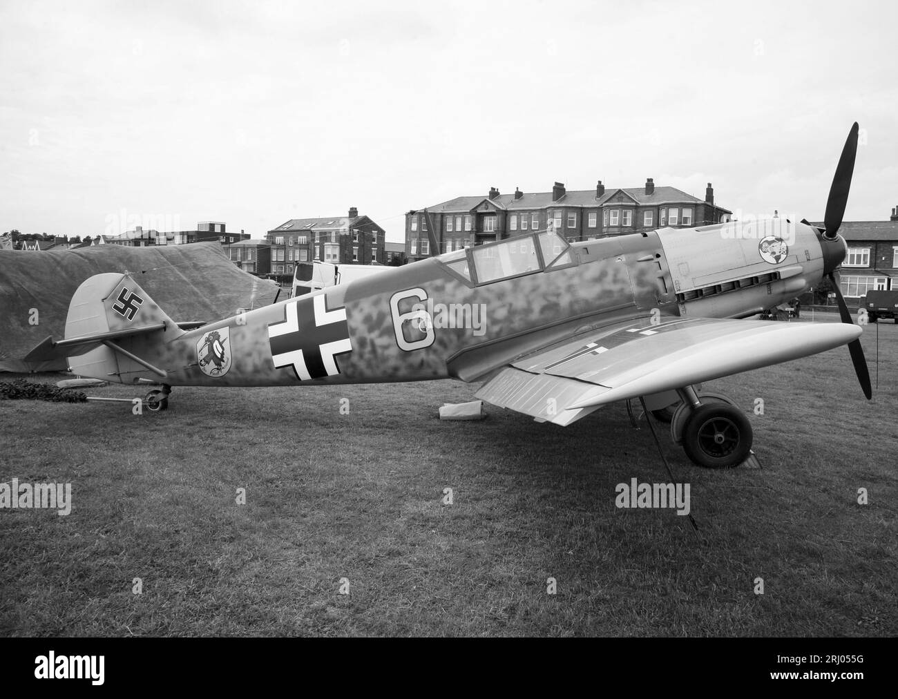Un Messerschmitt 109 seconda guerra mondiale due aerei tedeschi a Lytham St Annes, Lancashire, Regno Unito, Europa Foto Stock