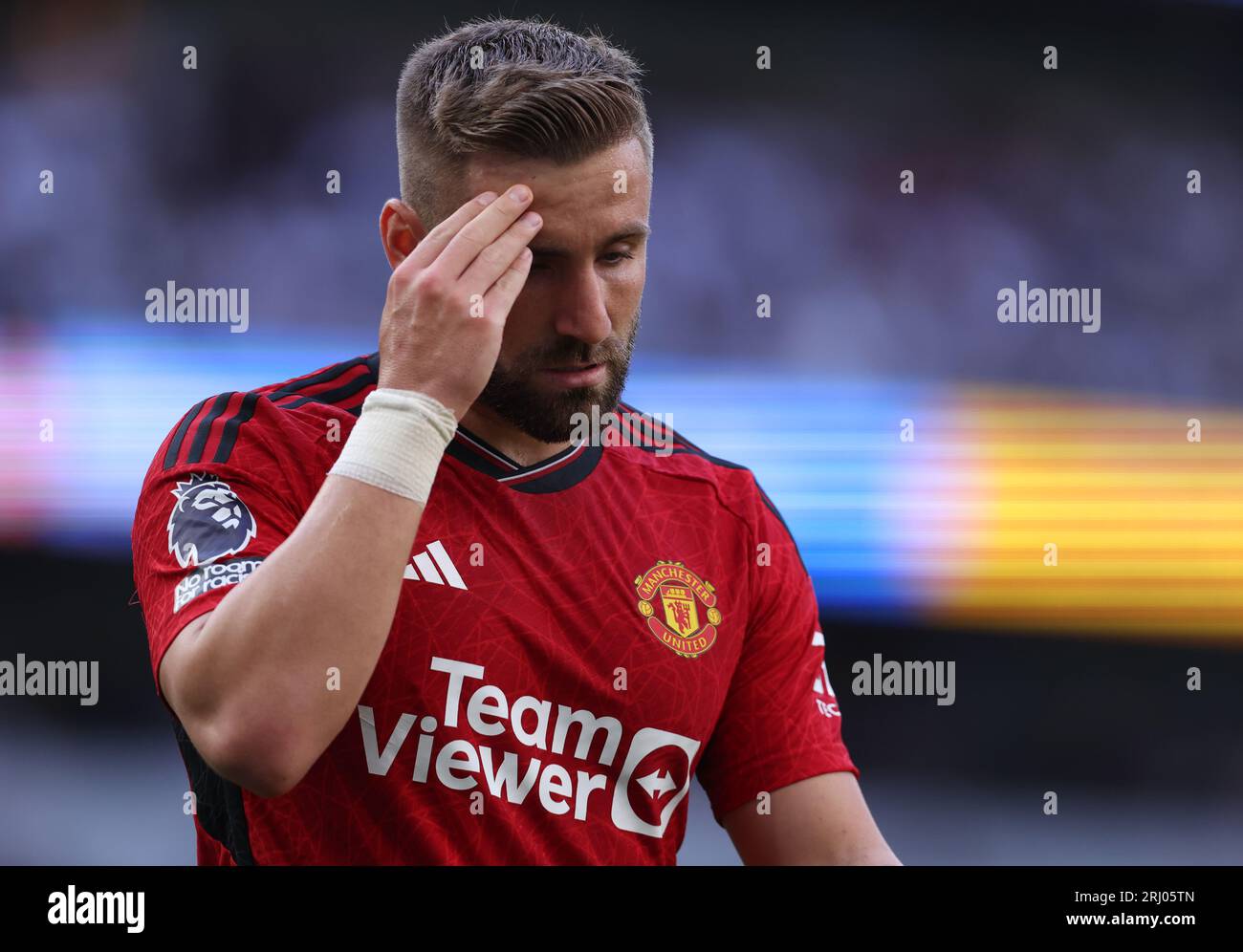 Londra, Regno Unito. 19 agosto 2023. Luke Shaw del Manchester United reagisce durante la partita di Premier League al Tottenham Hotspur Stadium di Londra. Il credito fotografico dovrebbe leggere: Paul Terry/Sportimage Credit: Sportimage Ltd/Alamy Live News Foto Stock