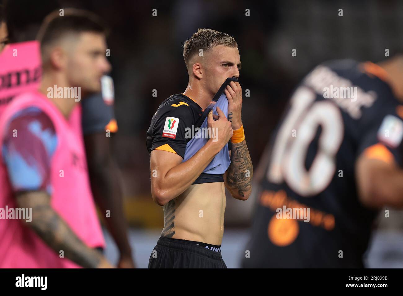 Torino, 14 agosto 2023. Ivan Ilic del Torino FC reagisce dopo il fischio finale della partita di Coppa Italia Round 32 allo Stadio grande Torino. Il credito fotografico dovrebbe leggere: Jonathan Moscrop / Sportimage Foto Stock