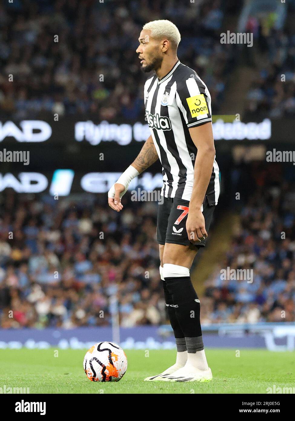 19 agosto 2023: Etihad Stadium , Manchester, Inghilterra; Premier League Football, Manchester City contro Newcastle United; Joelinton del Newcastle United Foto Stock