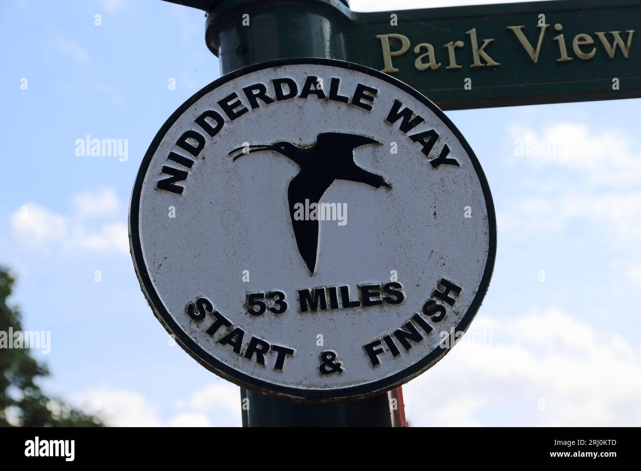 Segnaliamo l'inizio e la fine di Nidderdale Way, Pateley Bridge Foto Stock