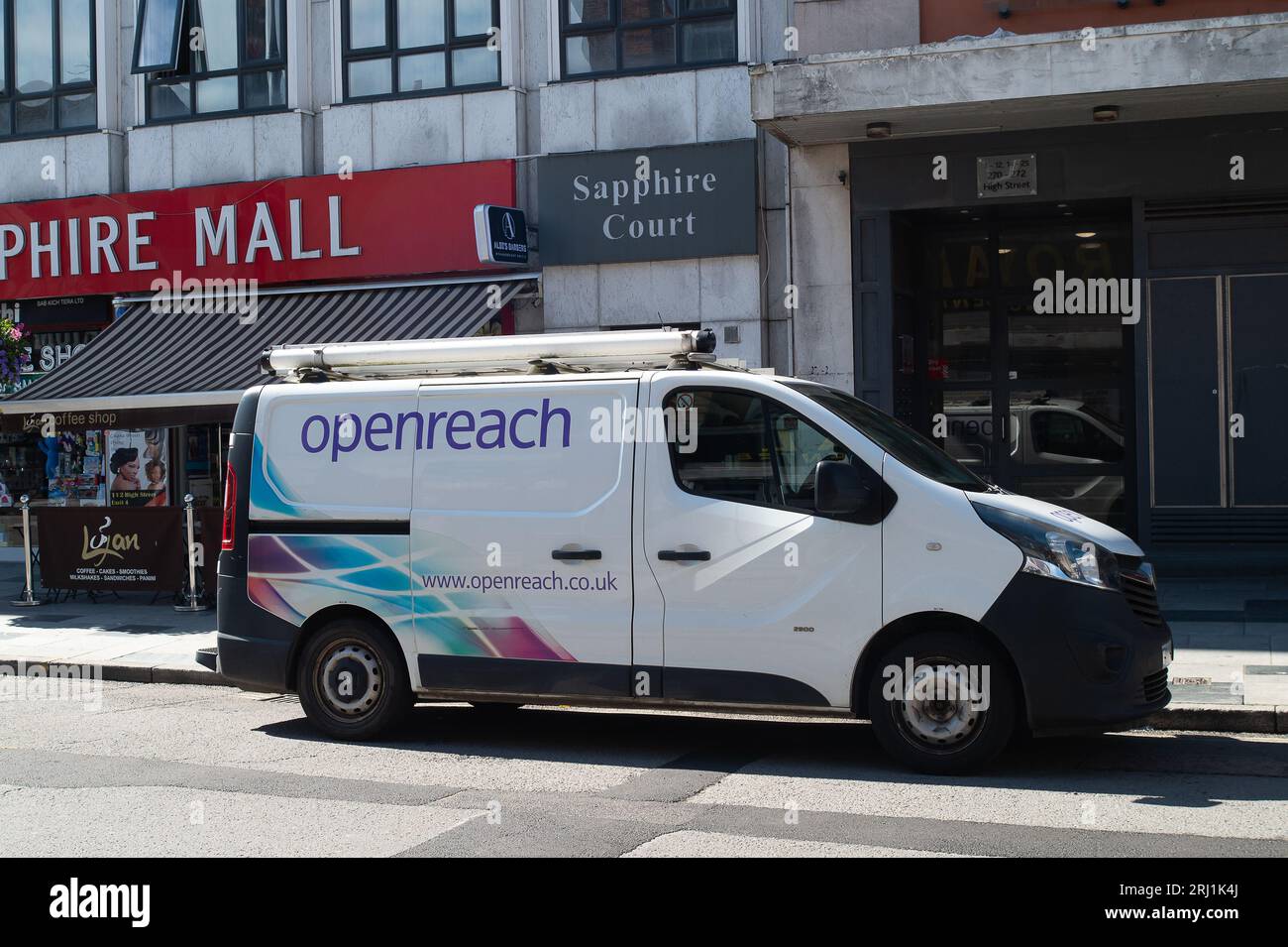Slough, Berkshire, Regno Unito. 9 agosto 2023. Oggi gli ingegneri Openreach lavoravano a Slough. Credito: Maureen McLean/Alamy Foto Stock
