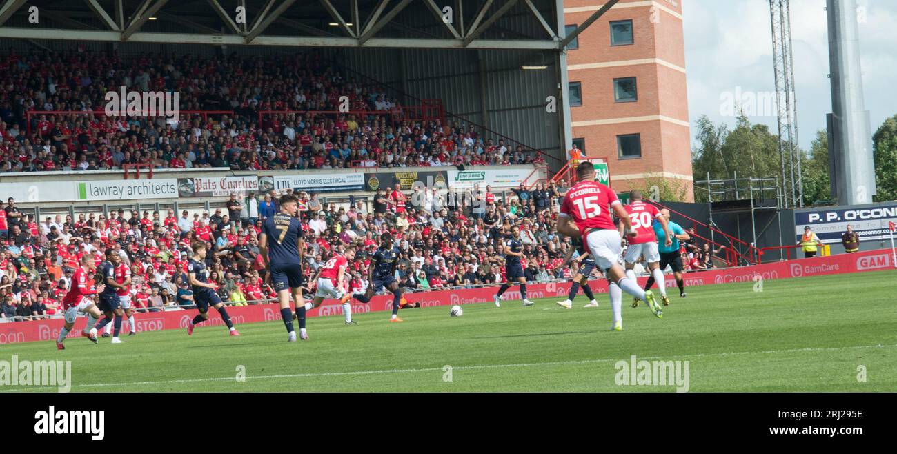 Wrexham AFC contro Swindon Town giocata a Wrexham 90 min di azione concludendo 5 all pareggio (Terry Scott/SPP) credito: SPP Sport Press Photo. /Alamy Live News Foto Stock