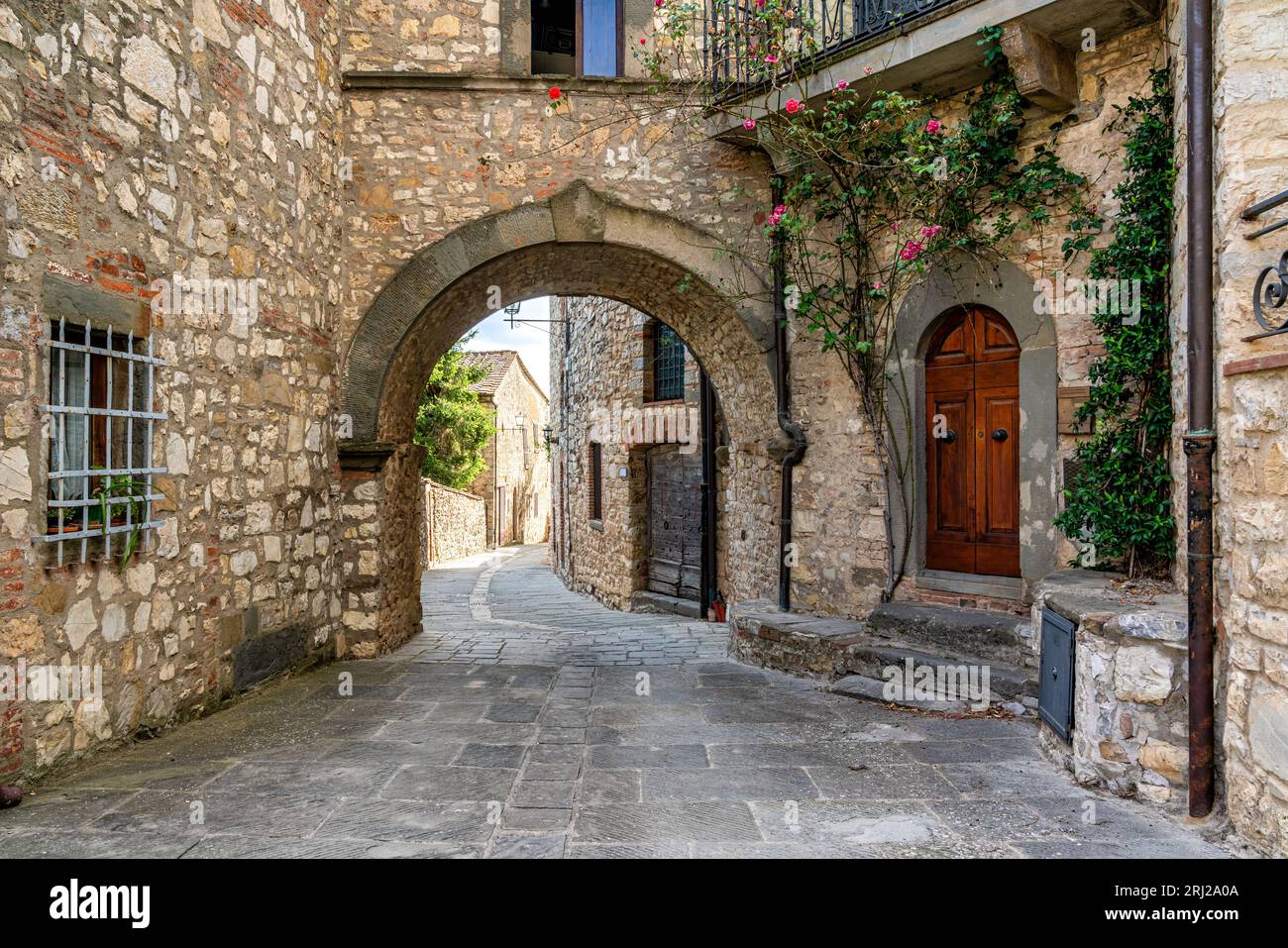 Il pittoresco villaggio di Vertine, vicino a Gaiole in Chianti. Provincia di Siena, Toscana, Italia Foto Stock